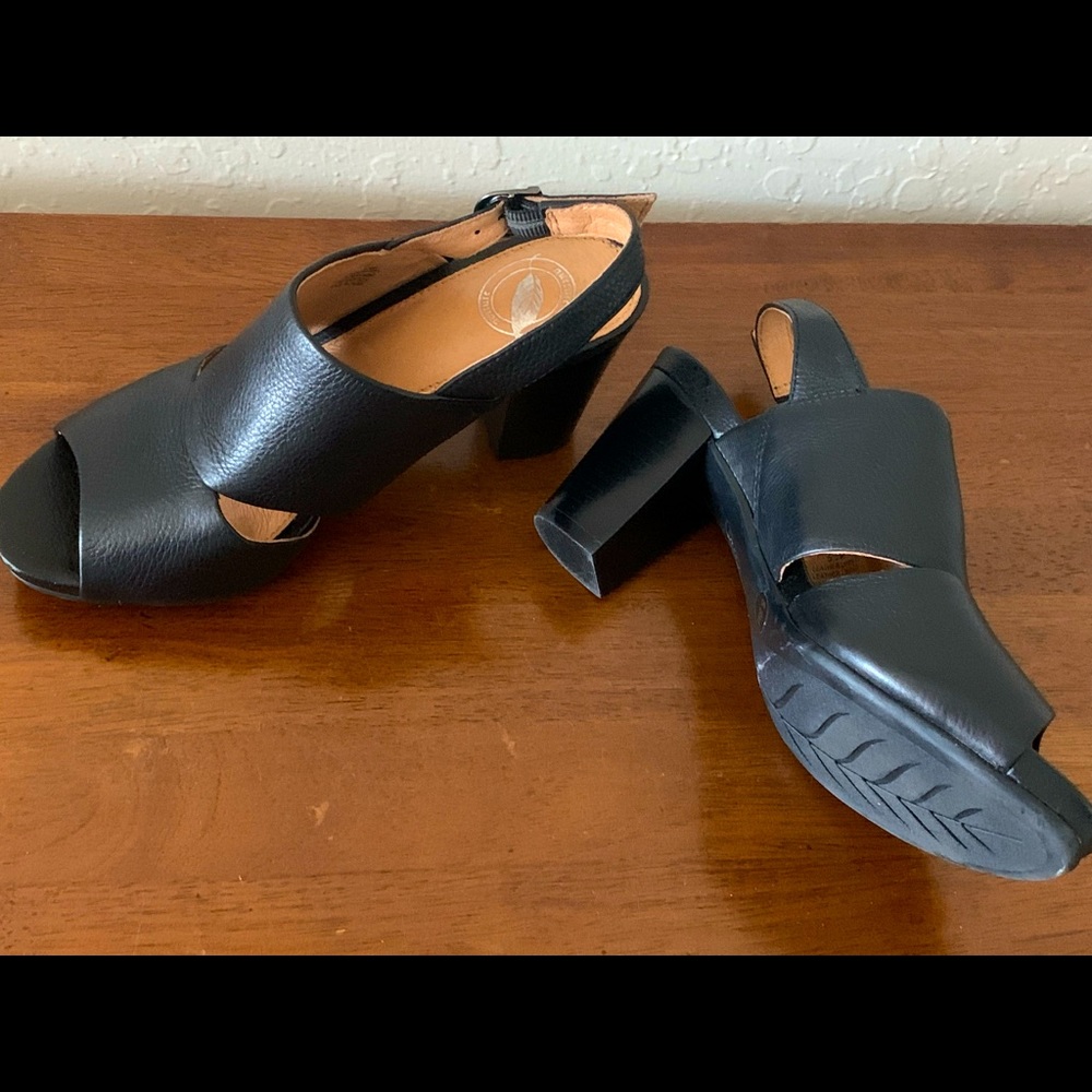 Nurture Shoes Black Soft Leather 5.5M Slingback